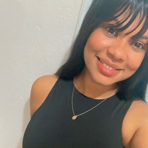 Meet your Posher, Claudia c